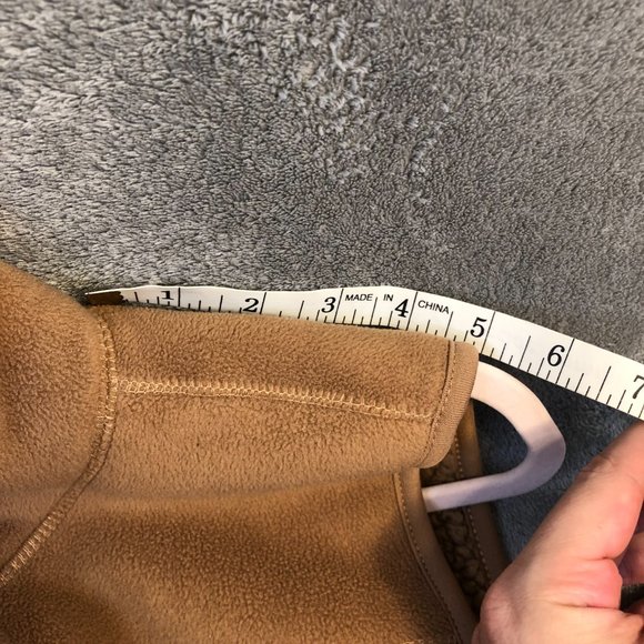 Mountain Lake Women's Small Reversible Vest Beige Sherpa Pockets Sleeveless - Picture 7 of 8